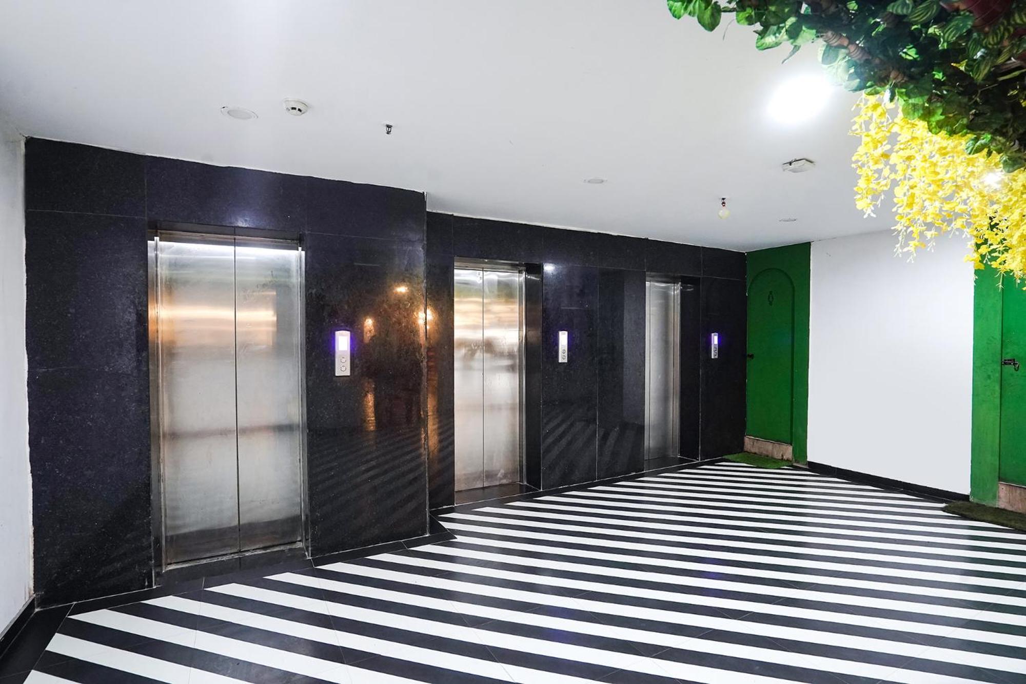 Fabhotel Prime Cloud 9 Ghaziabad Bagian luar foto